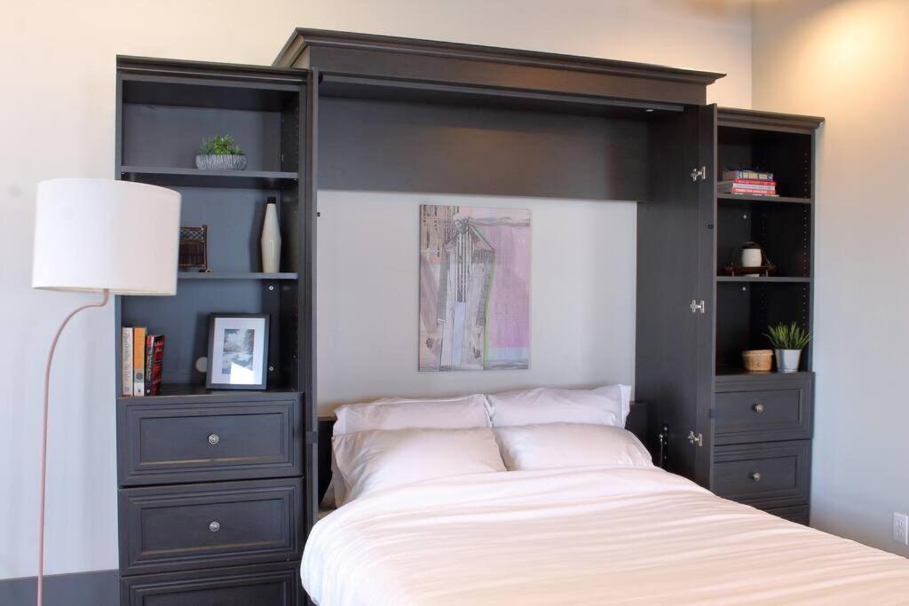Suite #B, Industrial Styling, Ac Halifax Luaran gambar