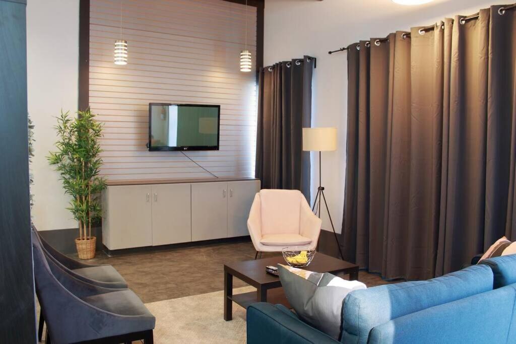 Suite #B, Industrial Styling, Ac Halifax Luaran gambar