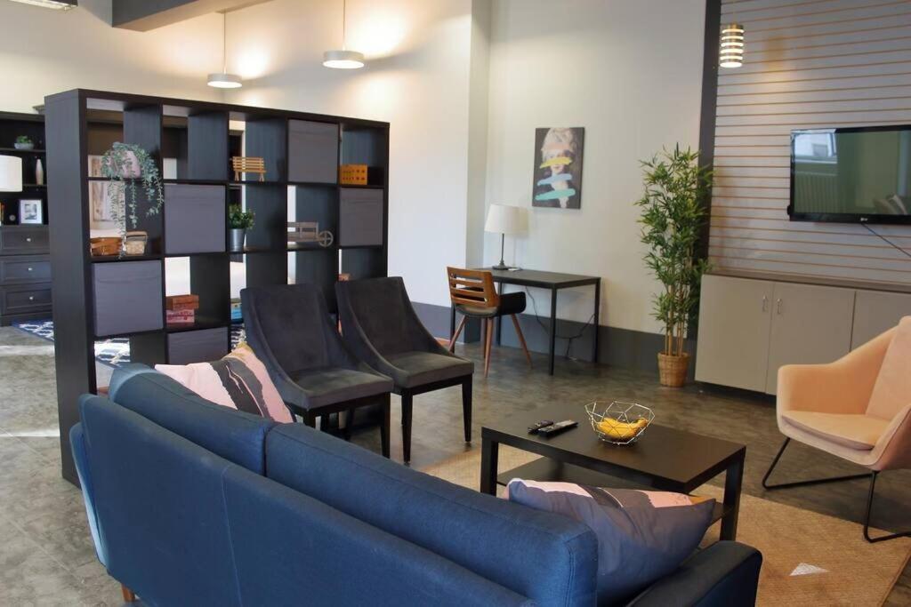 Suite #B, Industrial Styling, Ac Halifax Luaran gambar