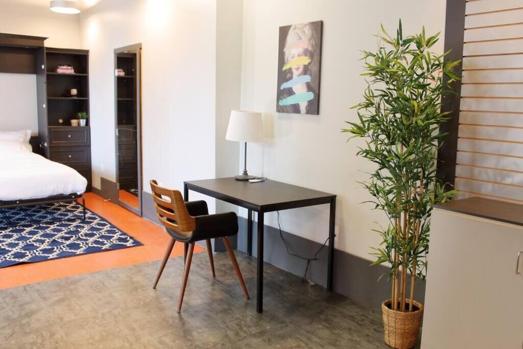 Suite #B, Industrial Styling, Ac Halifax Luaran gambar